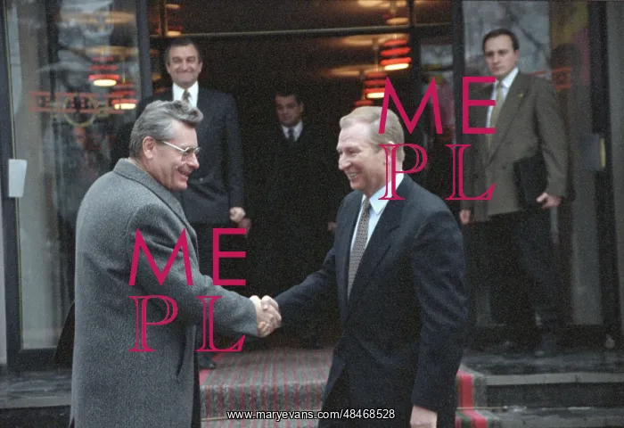 : Leonid Kuchma and Petru Lucinschi : Leonid Kuchma and Petru Lucinschi