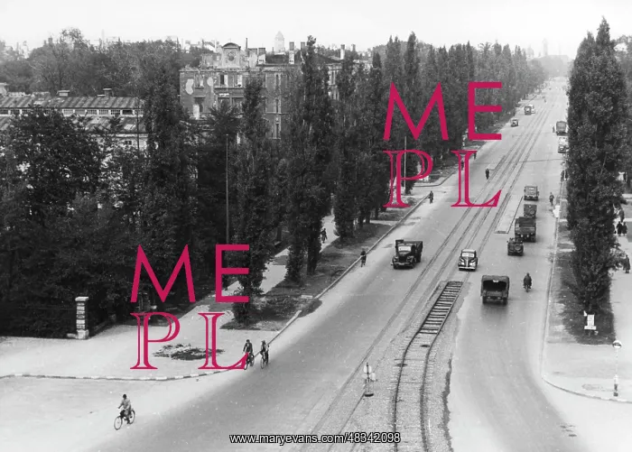 : The Leopoldstrasse in Munich after the end of the war, 1945 : The Leopoldstrasse in Munich after the end of the war, 1945