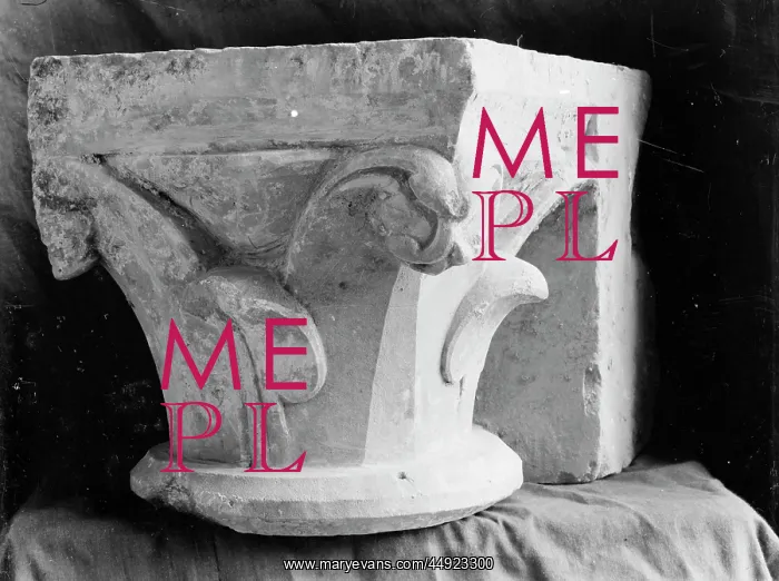 : Lesnes Abbey - Capital from Chapter House : Lesnes Abbey - Capital from Chapter House