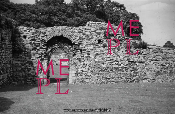 : Lesnes Abbey - Doorway : Lesnes Abbey - Doorway