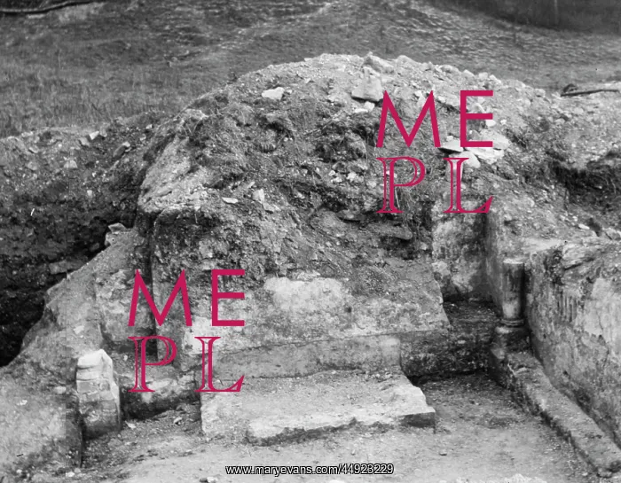 : Lesnes Abbey - NE Chapel of N Transept : Lesnes Abbey - NE Chapel of N Transept