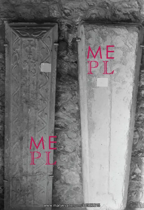 : Lesnes Abbey - Tomb Slabs : Lesnes Abbey - Tomb Slabs