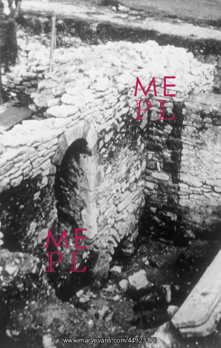 : Lesnes Abbey - Window, Culvert in Rere Dorter : Lesnes Abbey - Window, Culvert in Rere Dorter