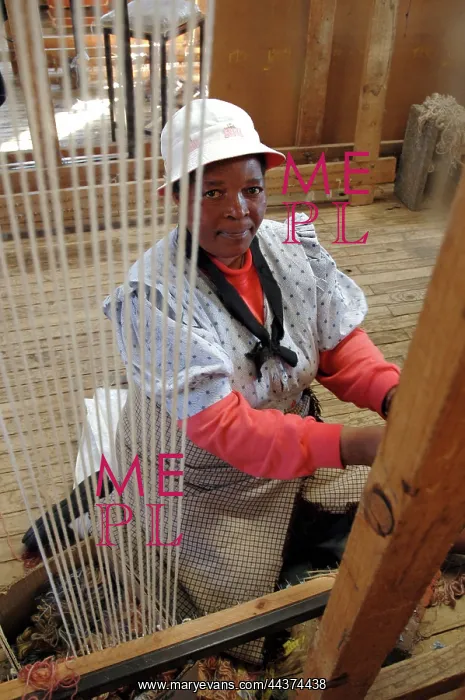 : lesotho, Rural, 2004: Weaving co-operative. craft Graeme : lesotho, Rural, 2004: Weaving co-operative. craft Graeme