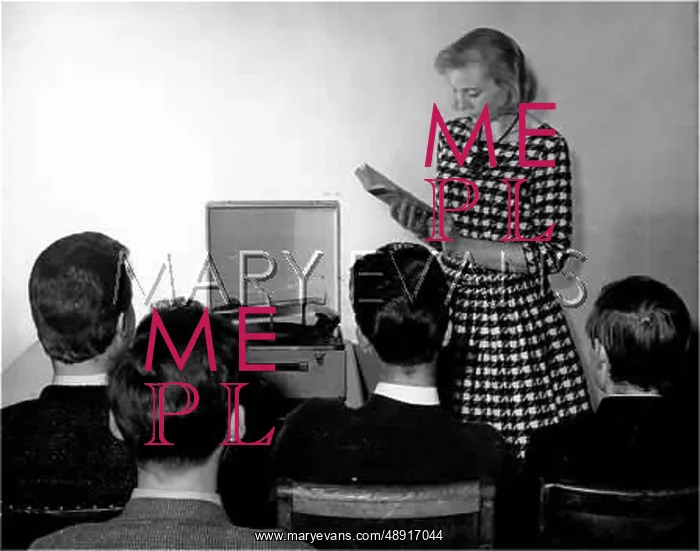 : LESSON WITH GRAPHOMPHONE : LESSON WITH GRAPHOMPHONE