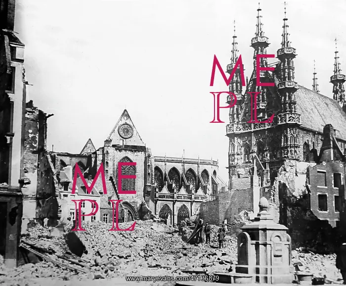  : Leuven Cathedral ruins in WW1