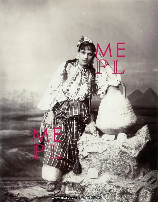 : Levantine woman from Egypt, Zangaki studio : Levantine woman from Egypt, Zangaki studio