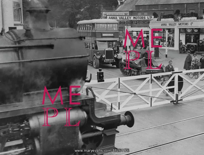 : Level crossing in England, 1936 : Level crossing in England, 1936