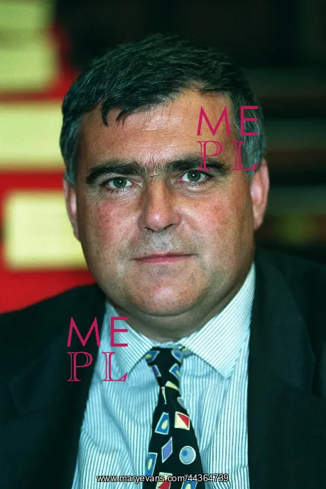  : Lewis Moonie MP