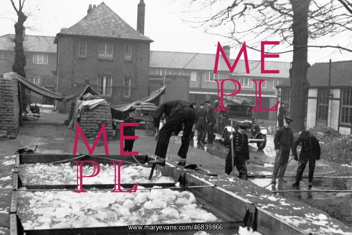: LFB firefighters and winter snows, WW2 : LFB firefighters and winter snows, WW2