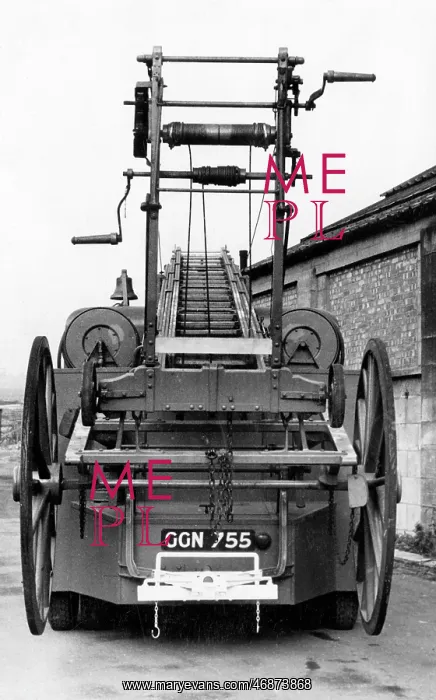  : LFB towing unit (rear view)