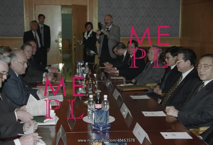 : Li Peng visits Russia : Li Peng visits Russia