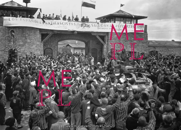 : Liberated prisoners in the Mauthausen concentration : Liberated prisoners in the Mauthausen concentration