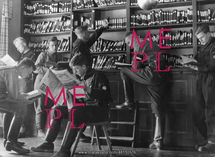 : Library of the Reichsfuehrer School, 1935 : Library of the Reichsfuehrer School, 1935