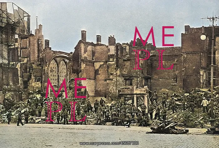 : Licge under bombardment : Licge under bombardment