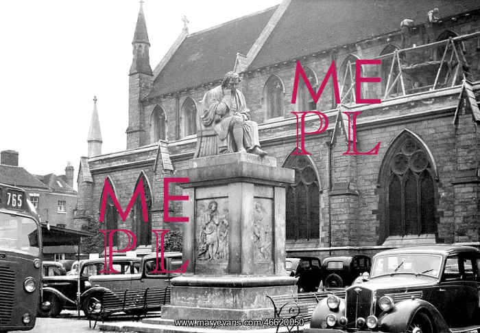 : Lichfield, Dr Johnsons Statue c1950