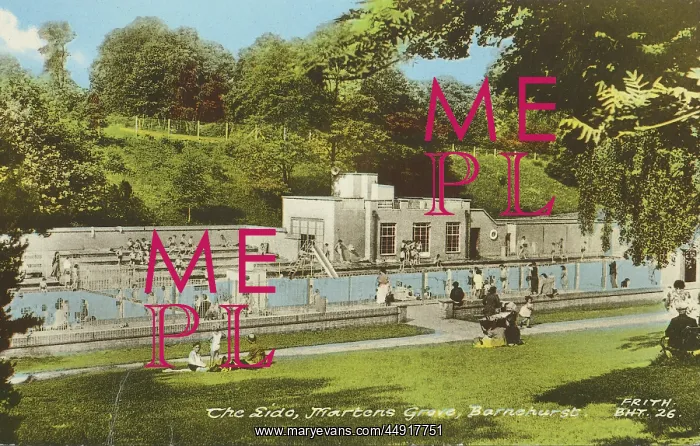 : The Lido, Martens Grove, Barnehurst : The Lido, Martens Grove, Barnehurst