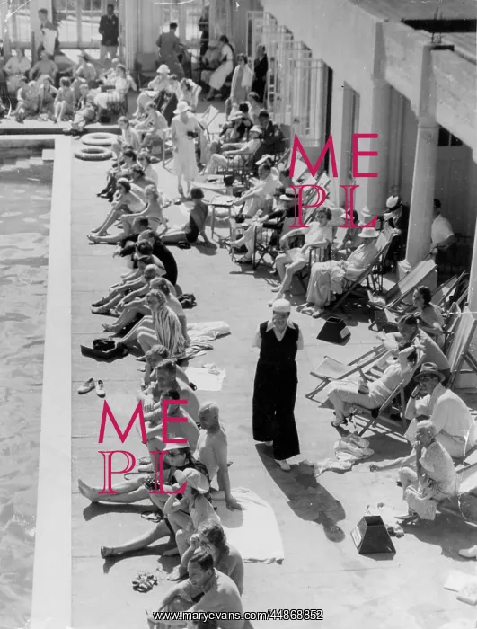  : LIDO SUNBATHERS