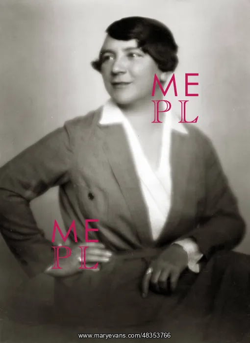 : Liesl Karlstadt, 20s : Liesl Karlstadt, 20s