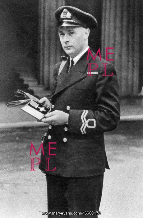 : Lieutenant Ernest Gidden receiving the George Cross, 1942 : Lieutenant Ernest Gidden receiving the George Cross, 1942