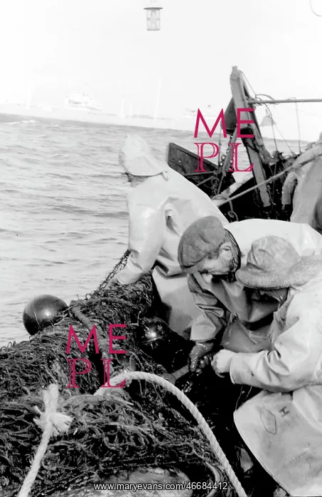 : Life on a North Sea trawler : Life on a North Sea trawler