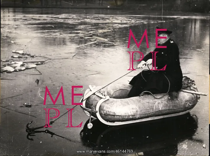 : Life raft. Dec. 12, 1952 - This new type of life raft : Life raft. Dec. 12, 1952 - This new type of life raft