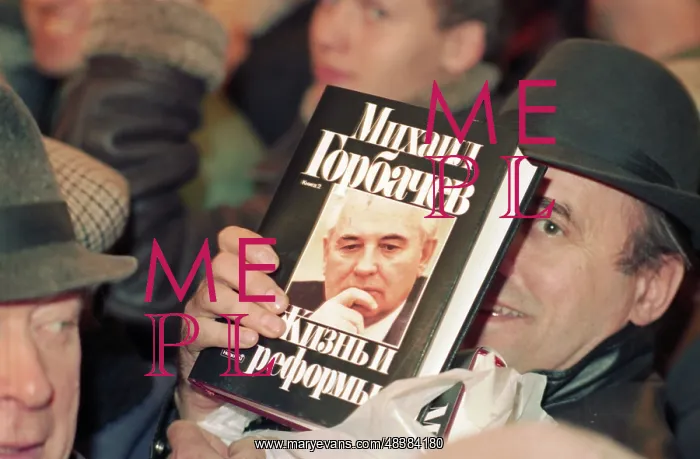 : Life and reforms by Mikhail Gorbachev : Life and reforms by Mikhail Gorbachev