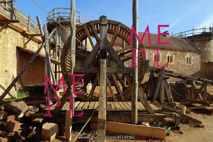 : Lifting gear, Chateau de Guedelon, Treigny, Burgundy, France : Lifting gear, Chateau de Guedelon, Treigny, Burgundy, France