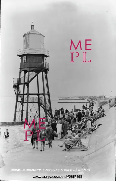 : Lighthouse Corner at Dovercourt : Lighthouse Corner at Dovercourt