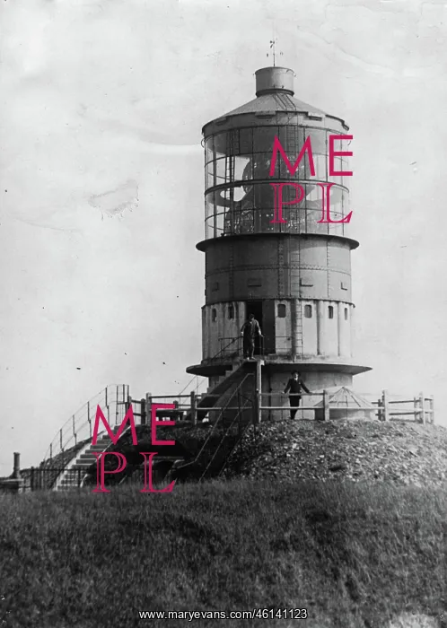 : The Lighthouse of Montreal Afrique : The Lighthouse of Montreal Afrique
