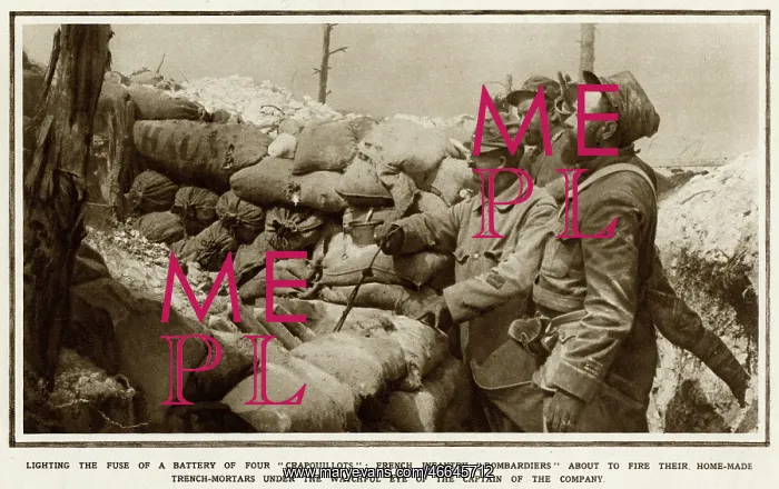 : Lighting the fuse of a battery of four crapouillots 1915 : Lighting the fuse of a battery of four crapouillots 1915
