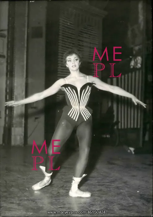 : Liliane Montevecchi in The Diamond Cracker ballet, Paris : Liliane Montevecchi in The Diamond Cracker ballet, Paris