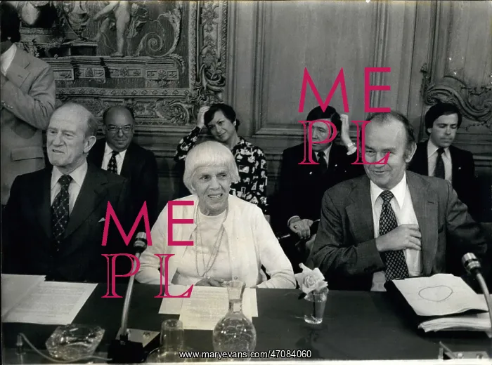 : Lillian Carter at OECD headquarters in Paris : Lillian Carter at OECD headquarters in Paris