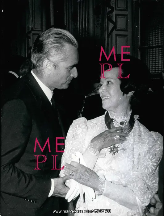 : Lily Pons, opera singer, National Order of Merit, Paris : Lily Pons, opera singer, National Order of Merit, Paris