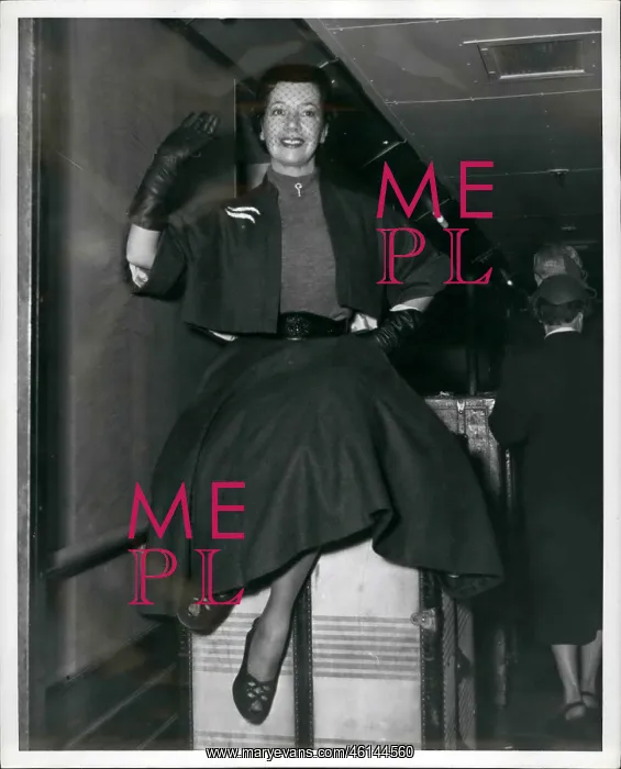 : Lily Pons, operatic soprano, on QE II : Lily Pons, operatic soprano, on QE II