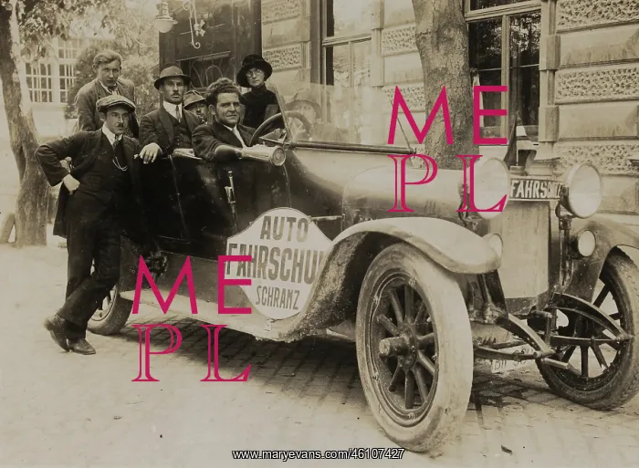 : Limousine of the car driving school : Limousine of the car driving school