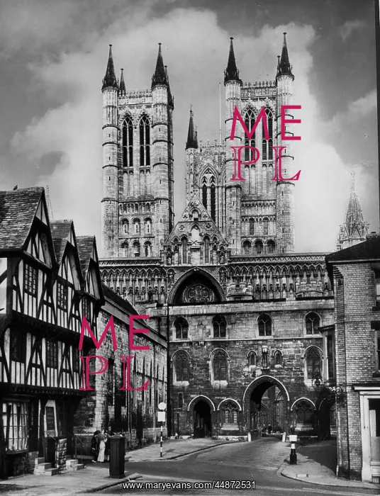 : LINCOLN CATHEDRAL : LINCOLN CATHEDRAL