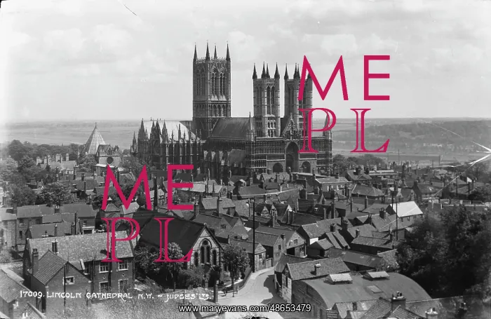 : Lincoln Cathedral and Surrounding Town : Lincoln Cathedral and Surrounding Town