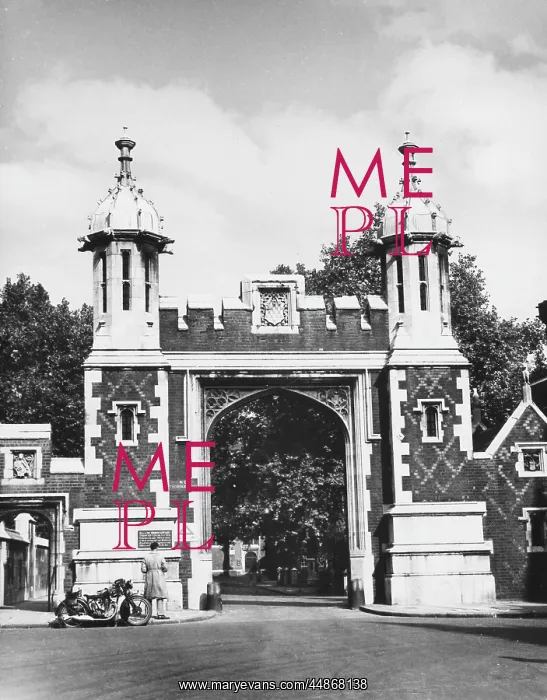 : LINCOLN'S INN GATE / 1939 : LINCOLN'S INN GATE / 1939