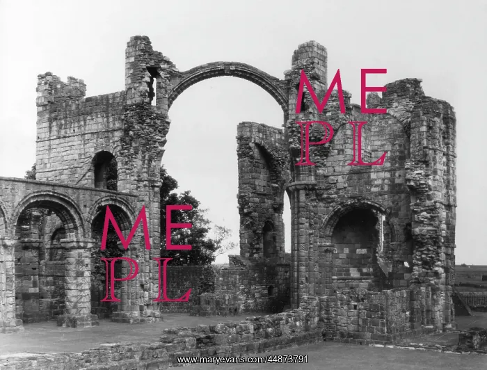 : LINDISFARNE PRIORY : LINDISFARNE PRIORY