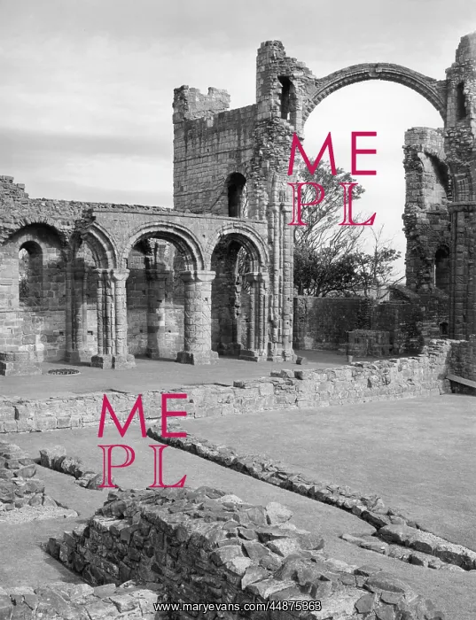 : LINDISFARNE PRIORY : LINDISFARNE PRIORY