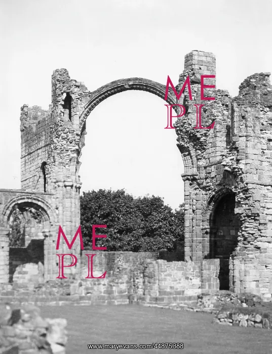 : LINDISFARNE PRIORY : LINDISFARNE PRIORY