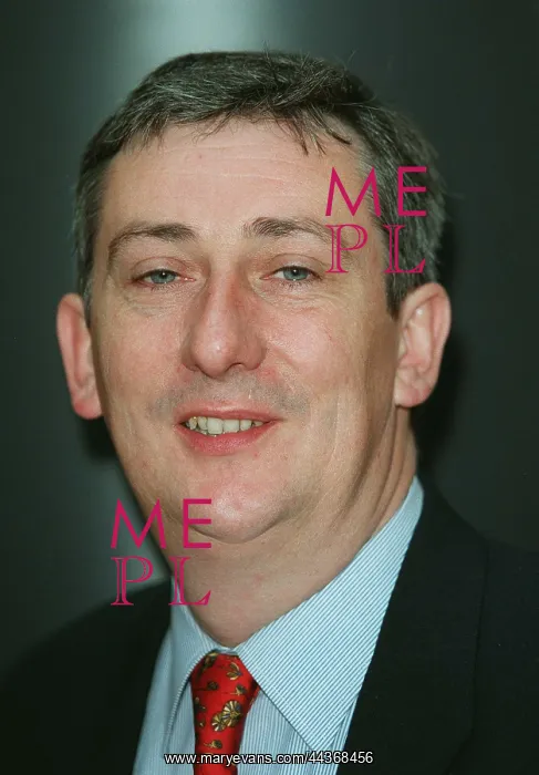  : Lindsay Hoyle