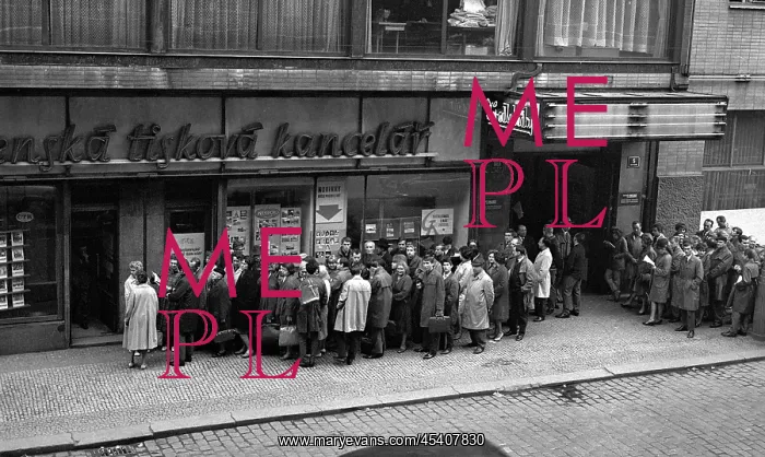 : Line of people - queue - waiting - Czechoslovak : Line of people - queue - waiting - Czechoslovak