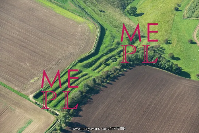 : Linear boundary dykes on Huggate Pasture, Yorkshire : Linear boundary dykes on Huggate Pasture, Yorkshire