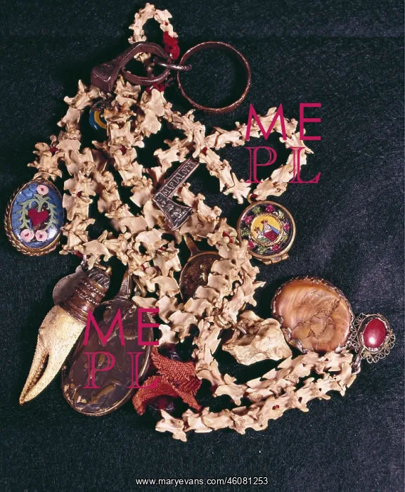 : Link necklaces of snake vertebrae - so-called : Link necklaces of snake vertebrae - so-called