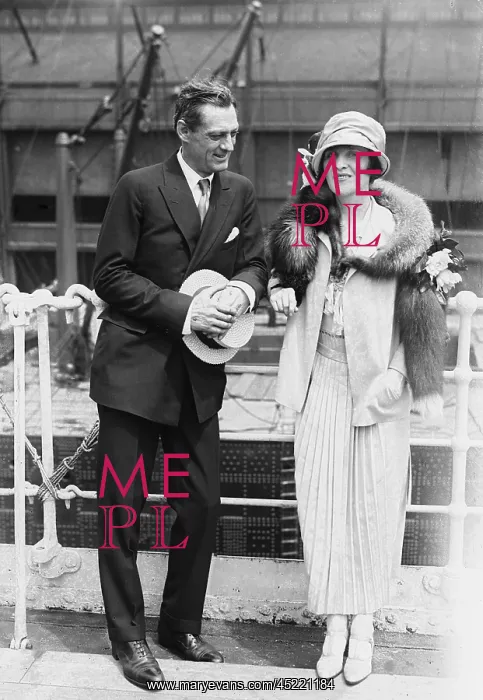 : Lionel Barrymore (1878-1954), with his second ? : Lionel Barrymore (1878-1954), with his second ?