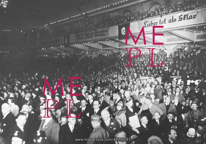 : Listeners during a speech Adolf Hitler, 1928 : Listeners during a speech Adolf Hitler, 1928