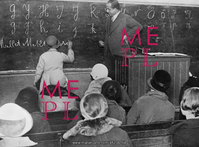 : Literacy class in Turkey, 1929 : Literacy class in Turkey, 1929