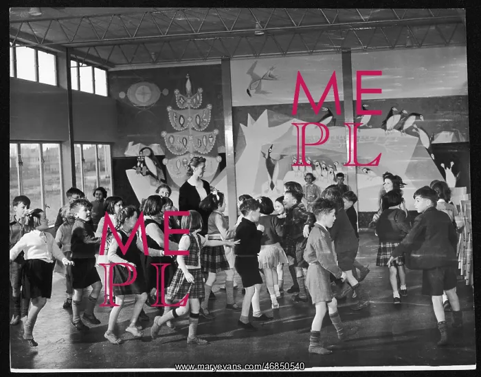 : LIVELY CLASSROOM 1951 : LIVELY CLASSROOM 1951
